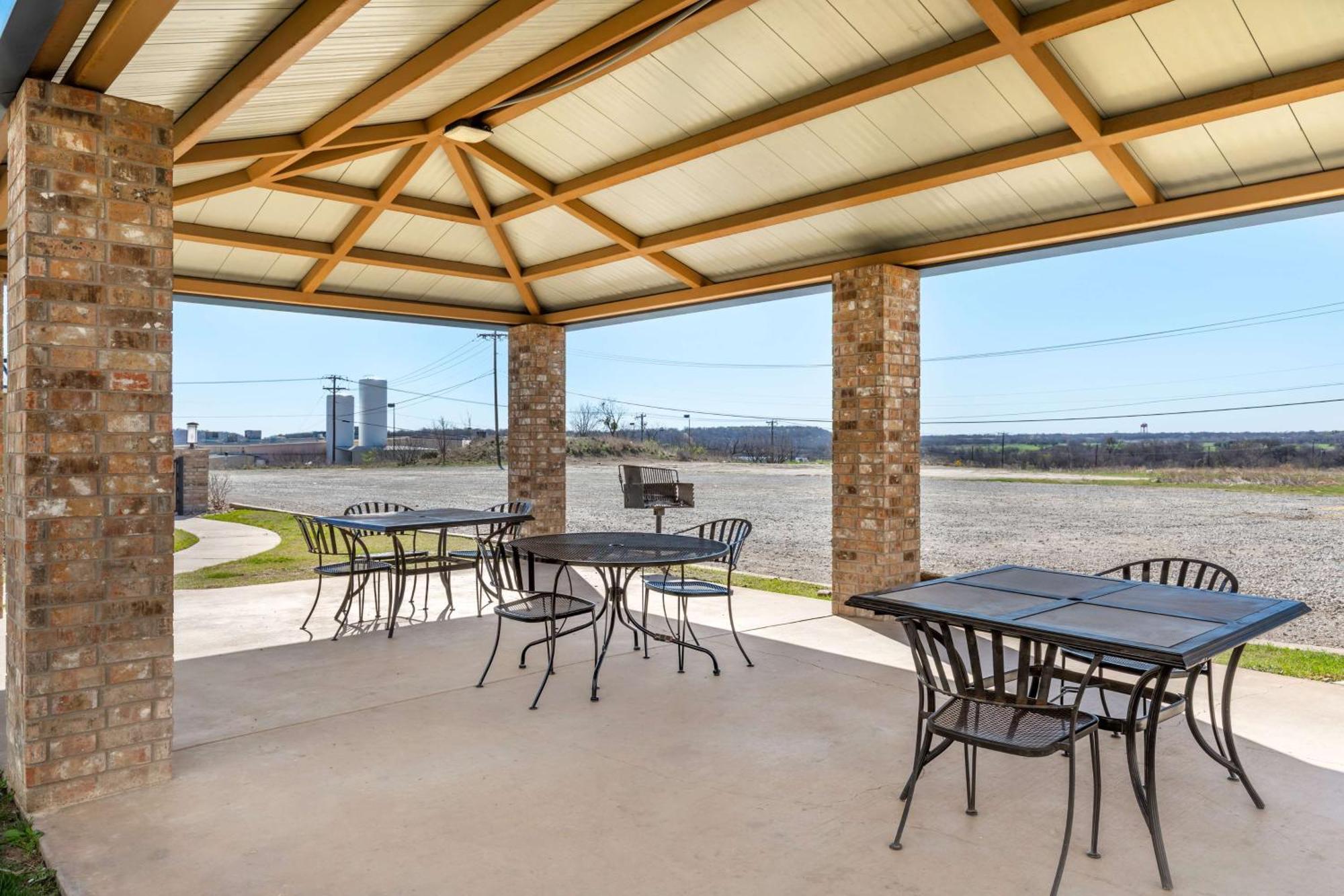 Best Western Club House Inn & Suites Mineral Wells Exteriér fotografie